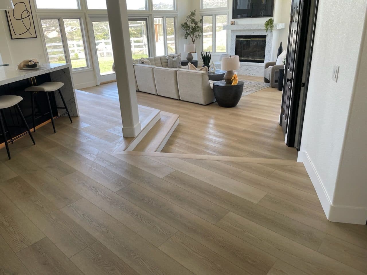 Elegant Living Space with Light Wood Laminate