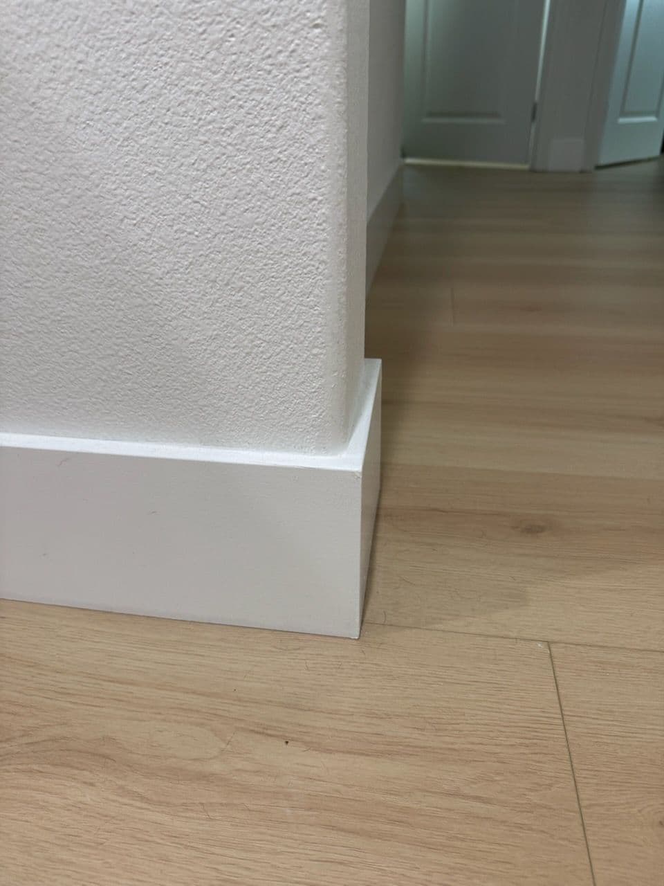 Gallery photos for Enhancing Spaces with Stylish Baseboards: Image #1