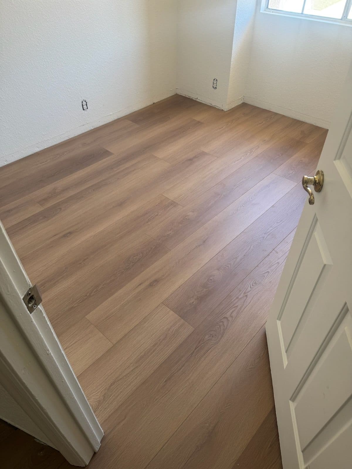 Gallery photos for Elegant Medium Brown Floor Installation in Home: Image #1