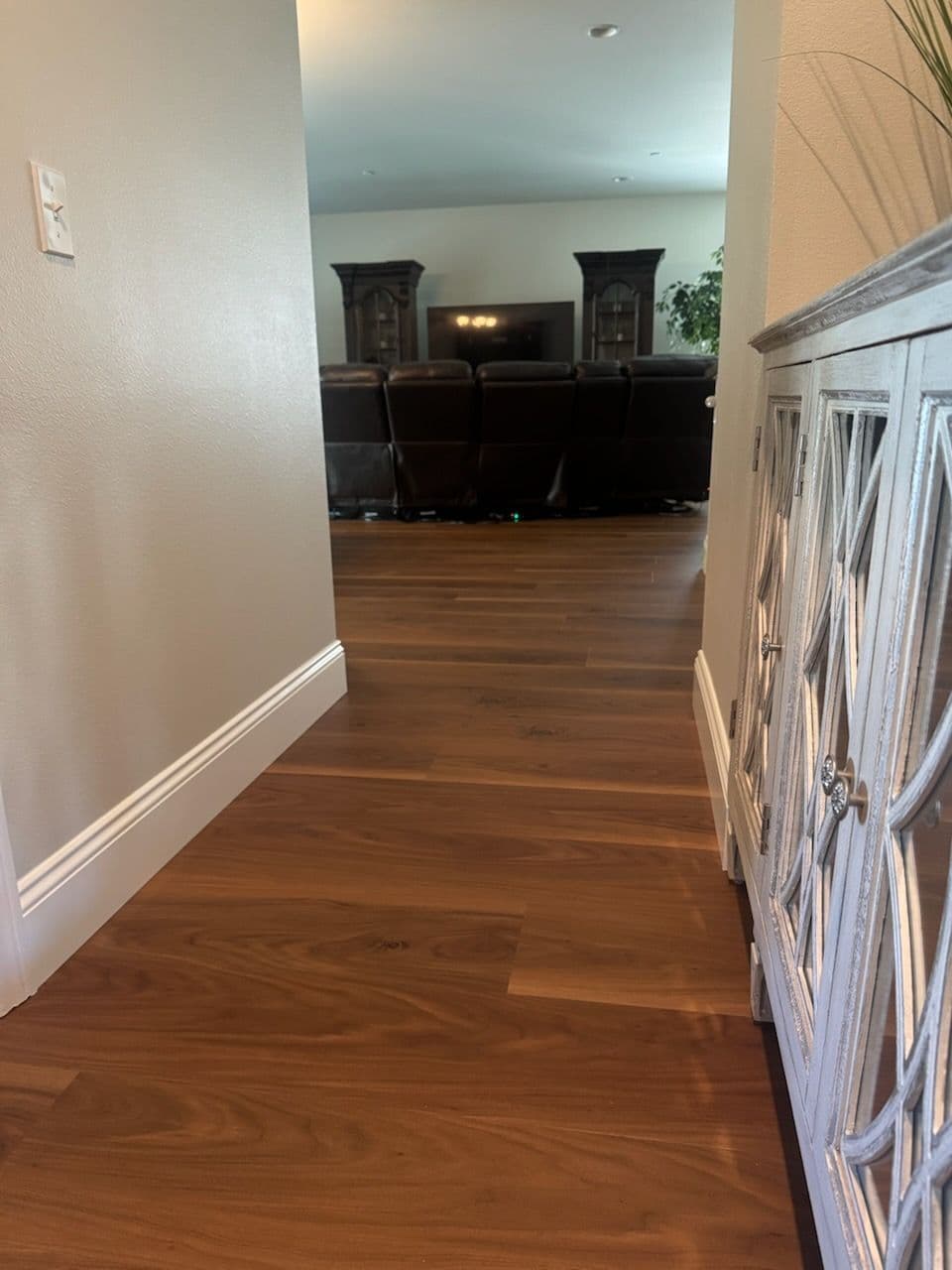 Gallery photos for Stunning Home Makeover with Engineered Wood Flooring: Image #2